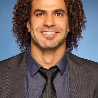  Essam Ferris