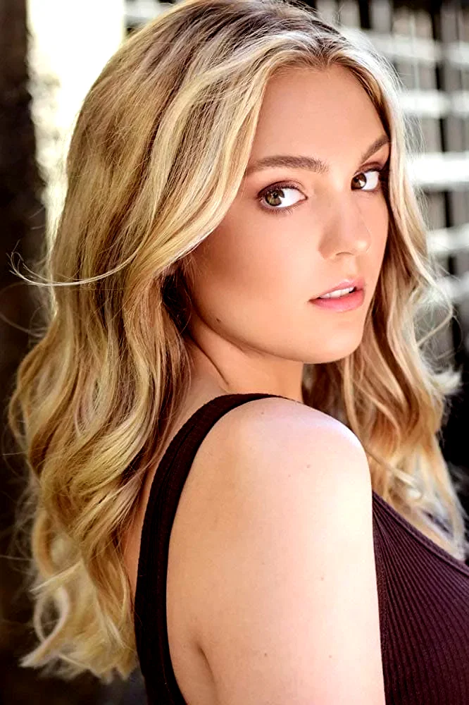  Samantha Schimmer