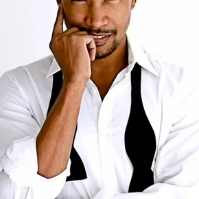 Photo star :  Charles Michael Davis