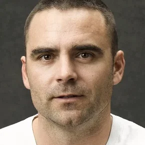 Photo star : Dustin Clare