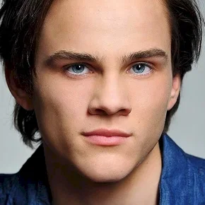 Photo star :  Alex Neustaedter