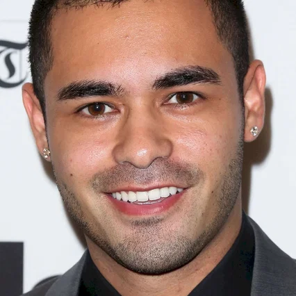  Gabriel Chavarria