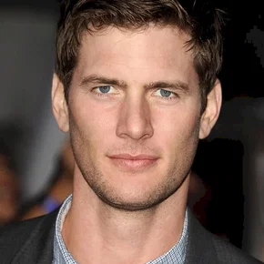 Photo star : Ryan McPartlin