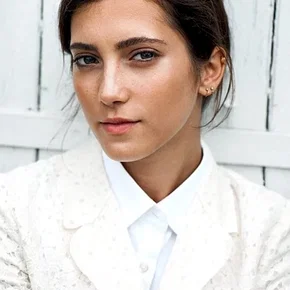 Photo star : Sarah-Sofie Boussnina