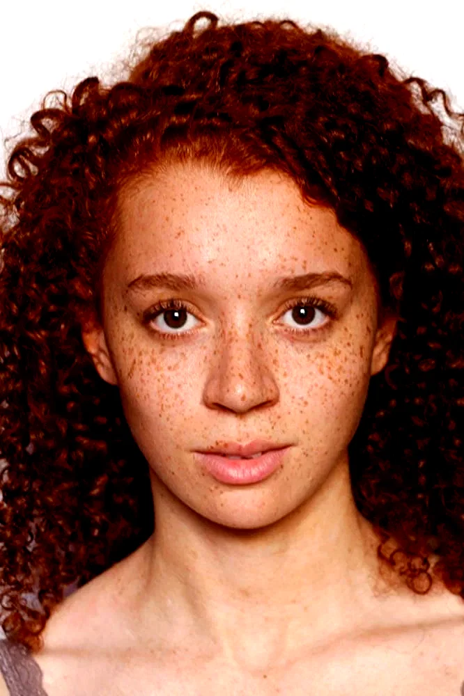  Erin Kellyman