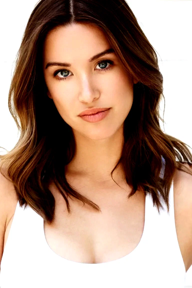  Melissa Bolona
