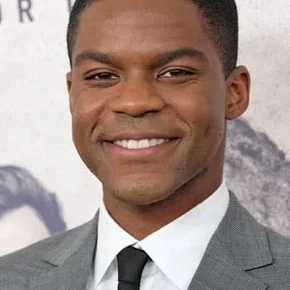 Photo star : Jovan Adepo