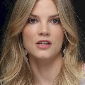 Photo star :  Sylvia Hoeks