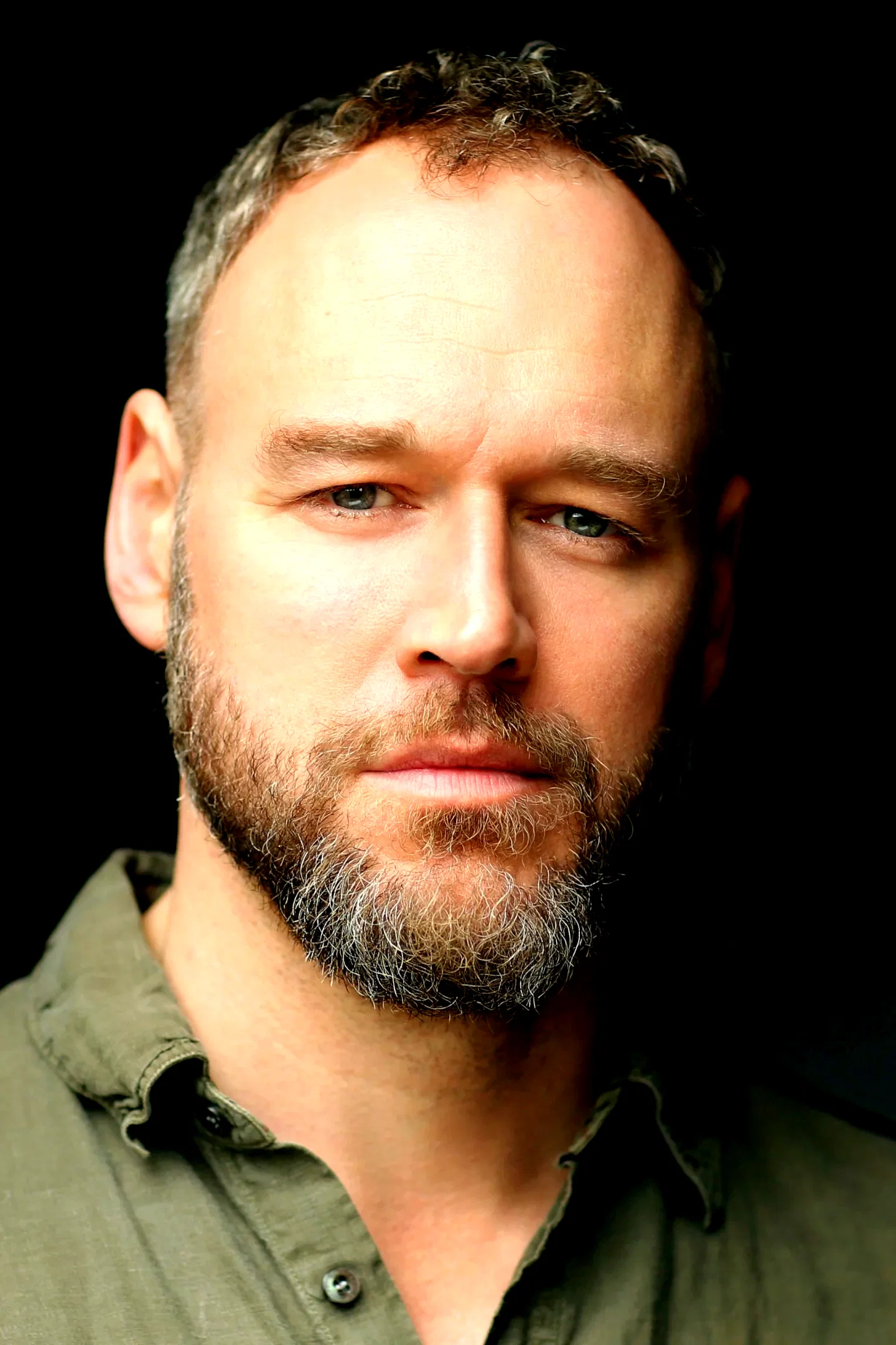 Elliot Cowan