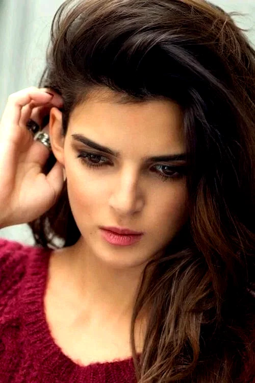 Clara Lago