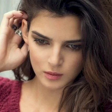 Clara Lago