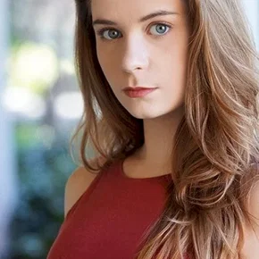 Photo star :  Alexa Yeames