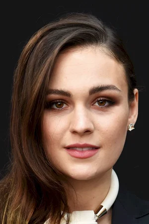 Sophie Skelton photo