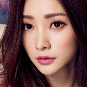 Photo star :  Liu Yan