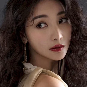 Photo star :  Liu Yan