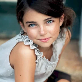 Photo star :  Taegen Burns