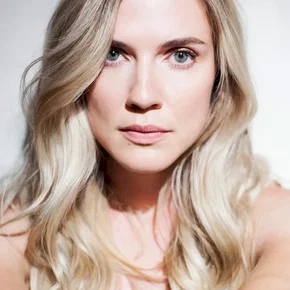 Photo star : Sara Canning