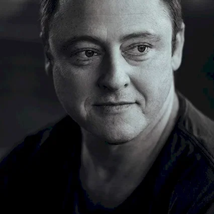  Simon Maiden