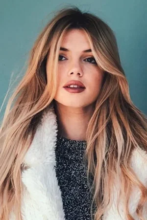  Julianne Binard photo