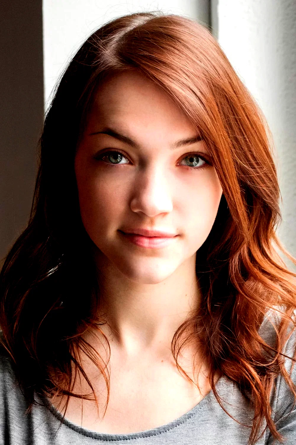  Violett Beane