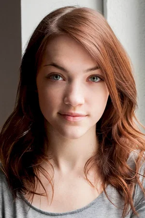  Violett Beane photo