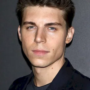 Photo star : Nolan Gerard Funk