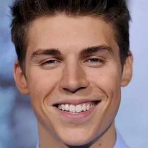 Photo star : Nolan Gerard Funk