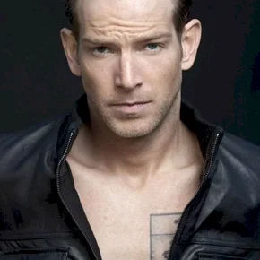 Photo star : Sean Brosnan