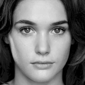 Photo star :  Sai Bennett