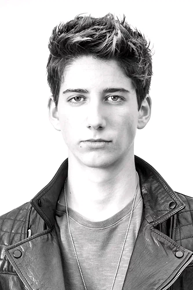  Milo Manheim