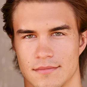 Photo star : Rob Mayes