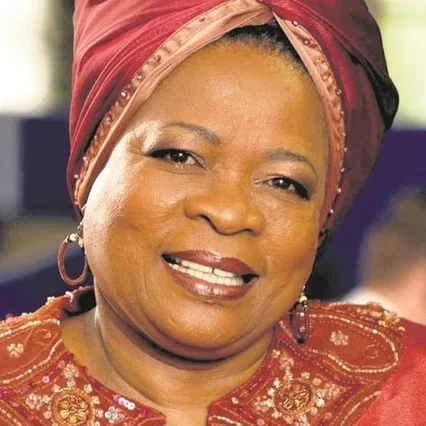  Lillian Dube