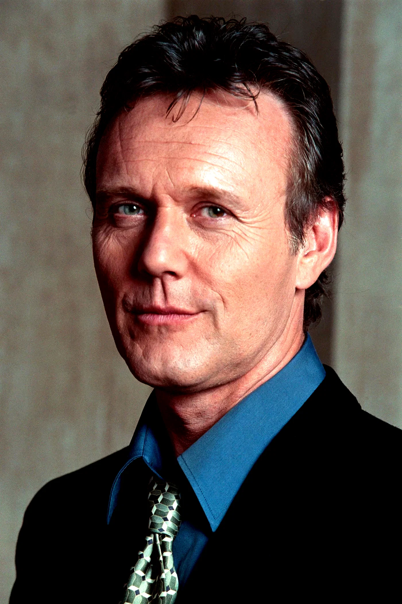  Anthony Stewart Head