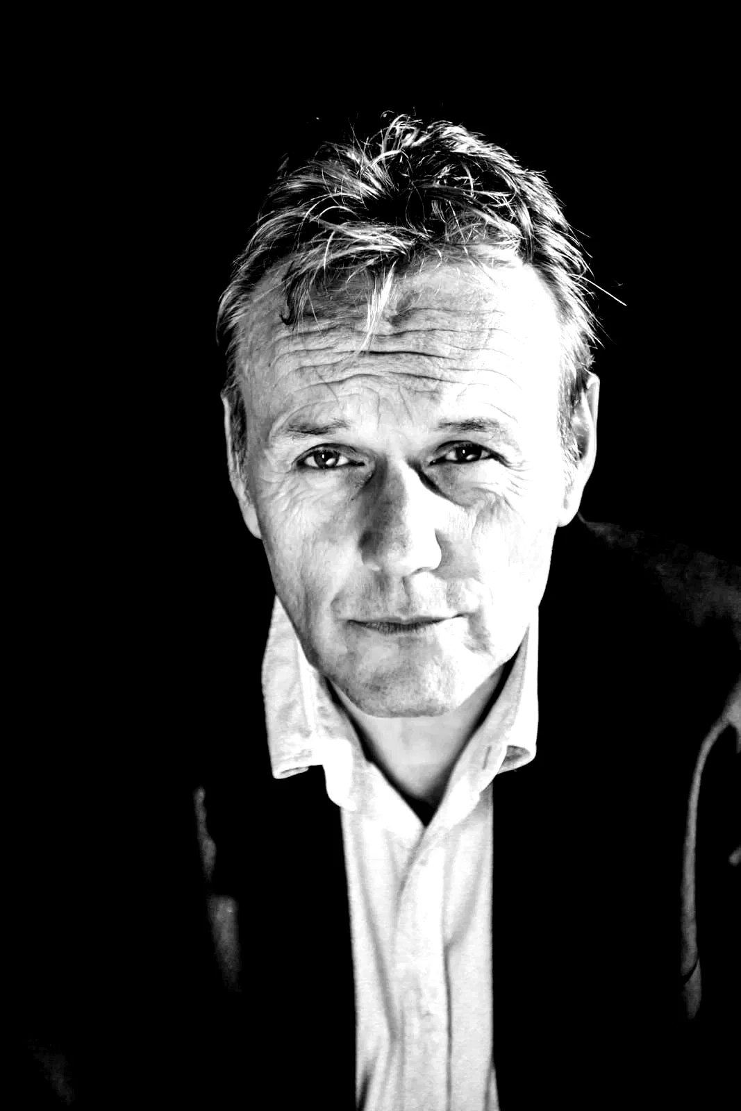  Anthony Stewart Head
