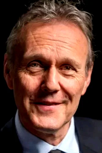  Anthony Stewart Head