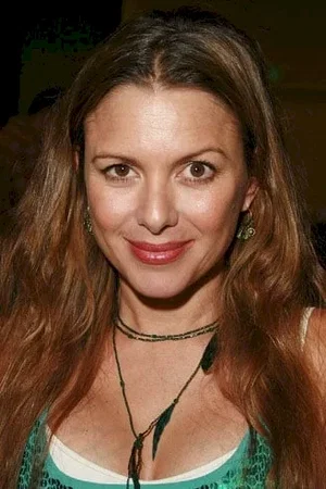  Kari Wuhrer photo