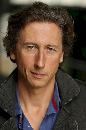  Nicholas Rowe photo
