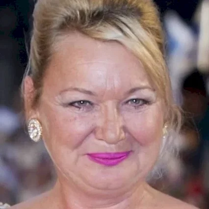 Nicola Duffett