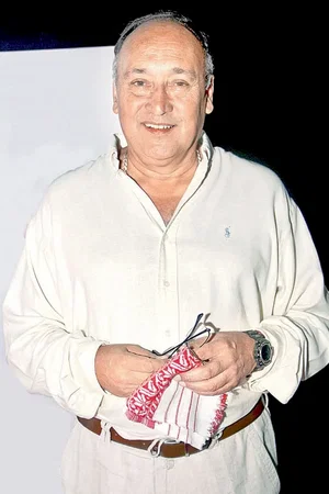 Victor Banerjee photo