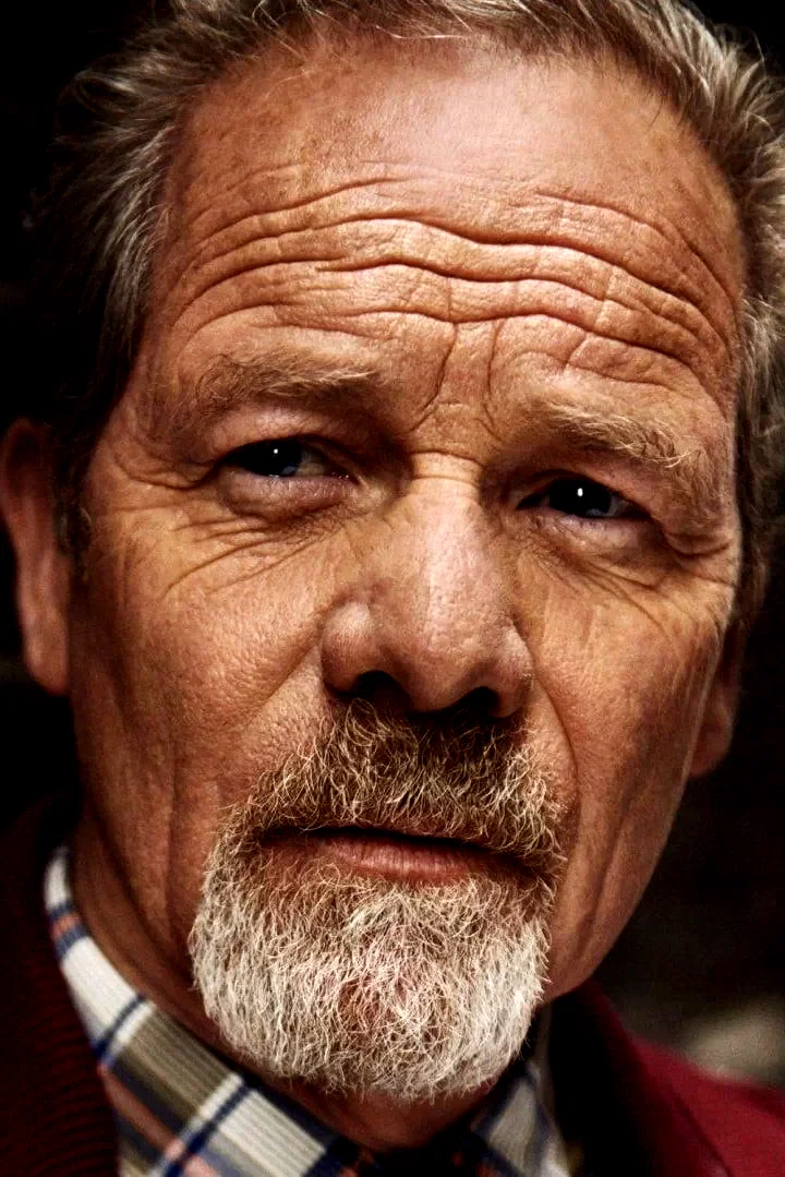 Peter Mullan