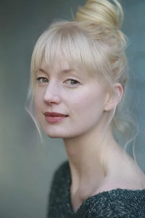  Emma King photo