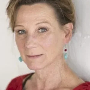  Lorraine Bahr
