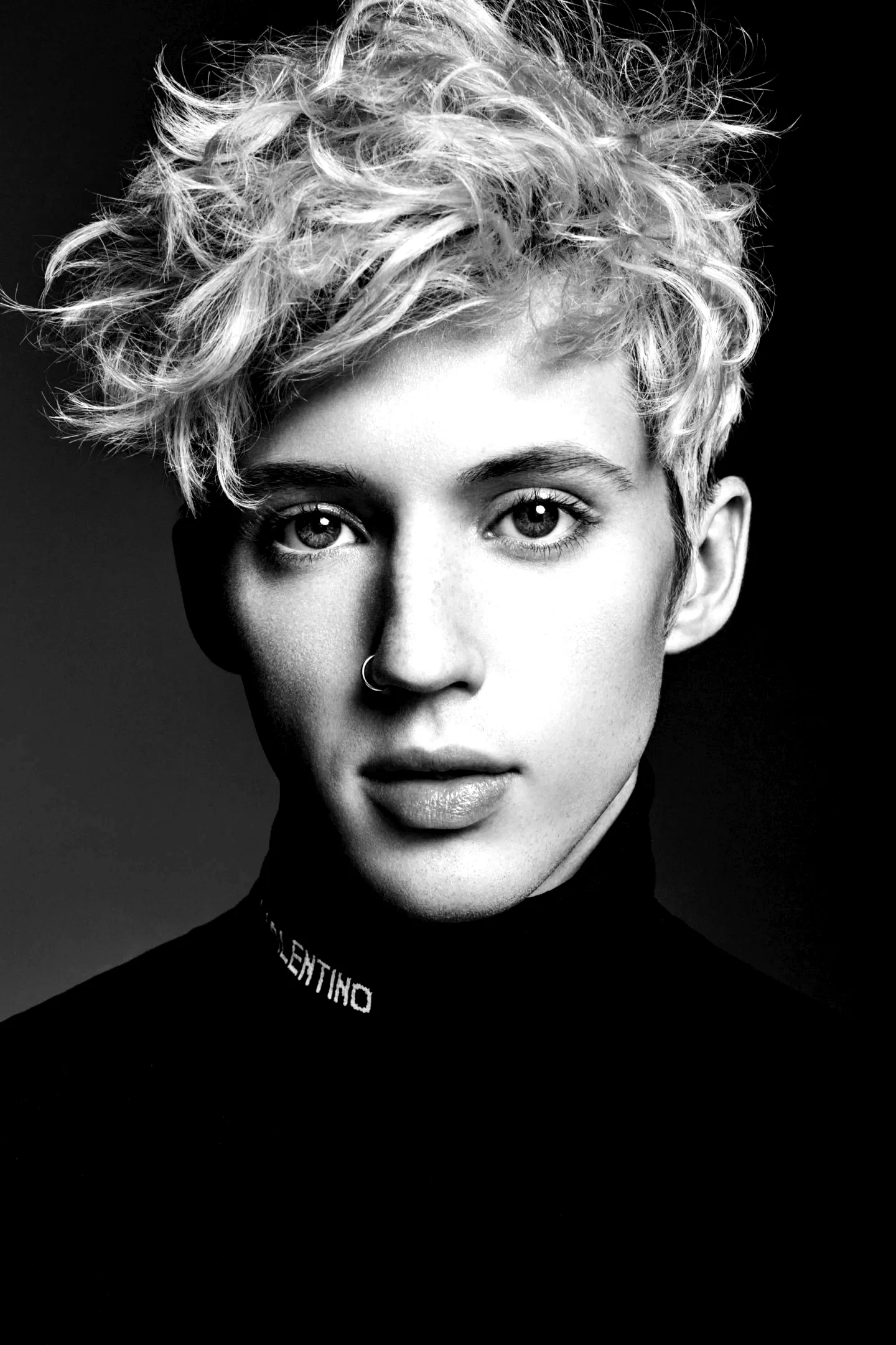  Troye Sivan