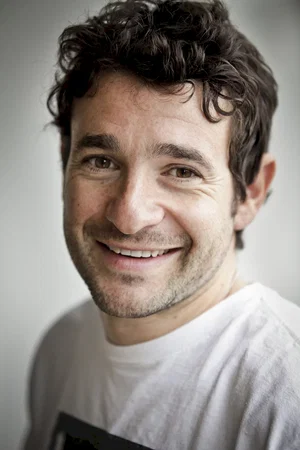 Bart  Layton photo