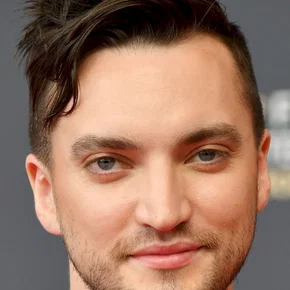 Photo star : Richard Harmon