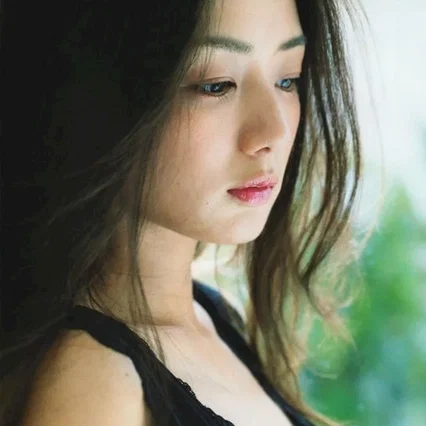  Moemi Katayama