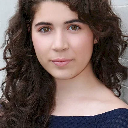  Chloe Himmelman