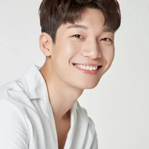 Photo star :  Wi Ha-jun
