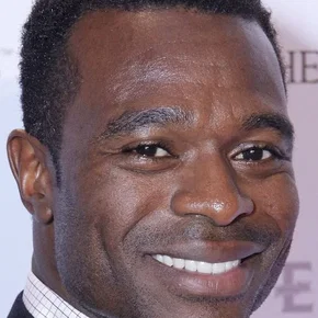 Photo star : Lyriq Bent