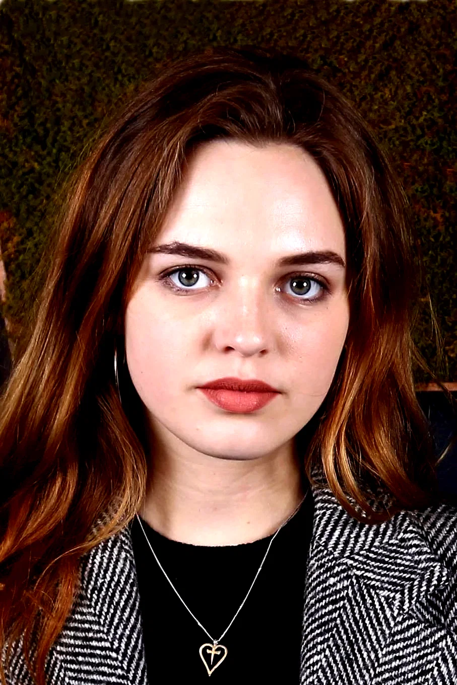  Odessa Young